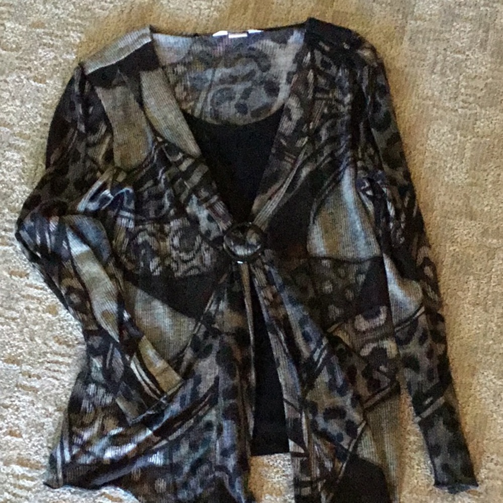 Keren Hart. Blk lg sl w/ attatched blk Tee  size M